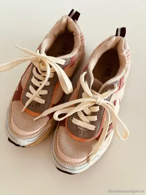 Sneaker von Zara Bild 4