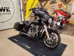 HARLEY DAVIDSON Streetglide Model 16 Bild 2