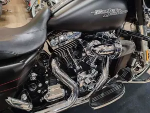 HARLEY DAVIDSON Streetglide Model 16 Bild 4