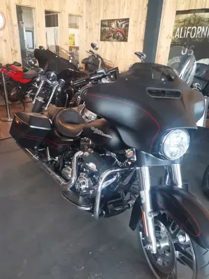 HARLEY DAVIDSON Streetglide Model 16 Bild 7