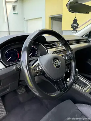 VW Passat B8 2.0 TDI SCR 4Motion DSG R-Line Kombi   Family Van Bild 3
