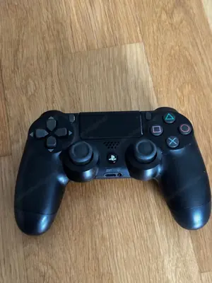 PS4 + Controller + Spiele Bild 3
