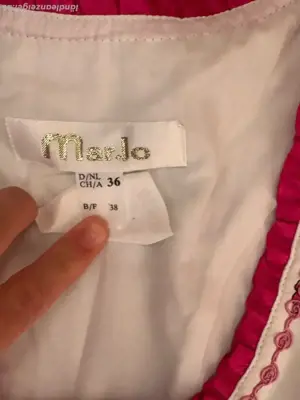 Dirndl mit Schürze Bild 2