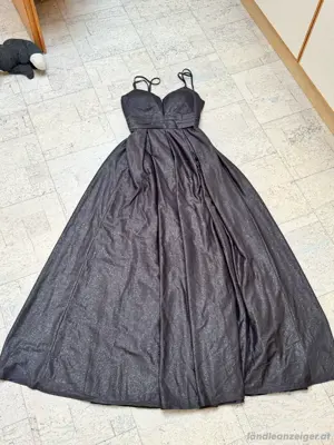 Ballkleid mit Glitzer Bild 2