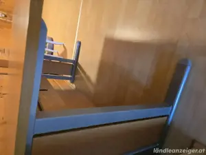 Schreibtisch und Rollcontainer Bild 4