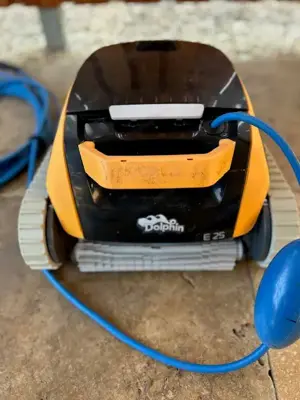 Poolroboter Dolphin E25 als Ersatzteilträger oder zum reparieren Bild 2