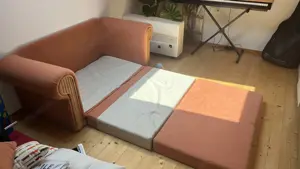 Kleines Sofa mit Bettfunktion Bild 2