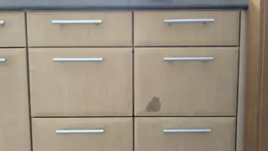 Küchenzeile mit Geräten Bild 4