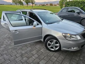 Skoda Octavia Combi 1,6 Twenty TDI DPF Kombi Bild 3