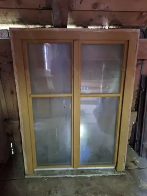 Fenster mit Rahmen zu verschenken