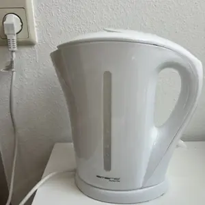 einfacher Wasserkocher