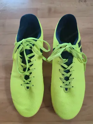 Hallenschuhe Adidas GR 41 1 2