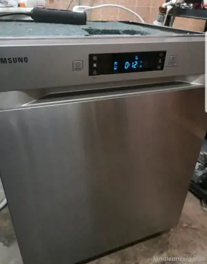 Spülmaschine Samsung mit Besteckschublade und Edelstahl Front