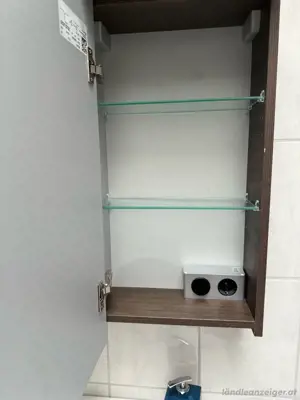 Waschtisch mit Spiegelschrank Bild 4