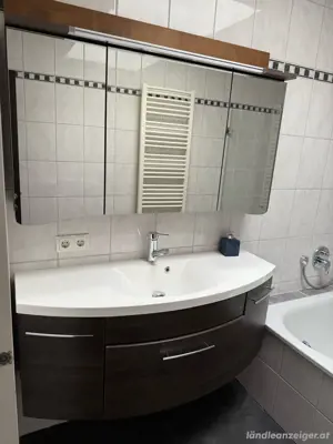 Waschtisch mit Spiegelschrank