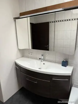 Waschtisch mit Spiegelschrank Bild 2