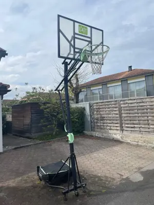Höhenverstellbarer, robuster Basketballkorb  Bild 2