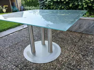 Glastisch mit Edelstahl Fuß rostfrei für Terrasse und Garten  110x120 cm