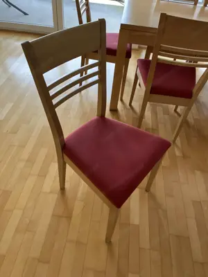 Esszimmertisch aus Buche massiv, lackiert  Bild 2