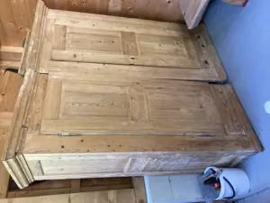 Alter Schrank!