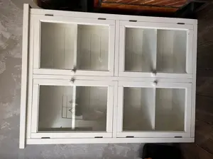 schöne Vitrine weiß  Bild 2