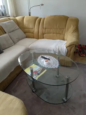 Couch und Couchtisch  Bild 2