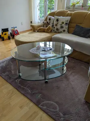 Couch und Couchtisch  Bild 3