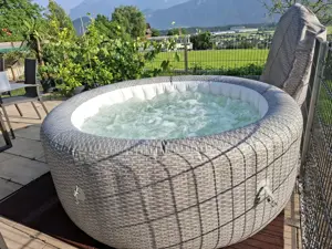 Jacuzzi Pool  Bild 7