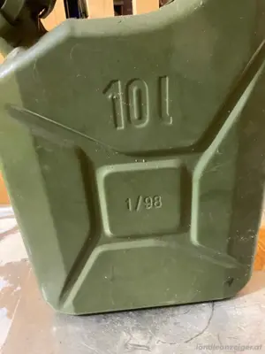 Benzinkanister von 1998 aus metall
