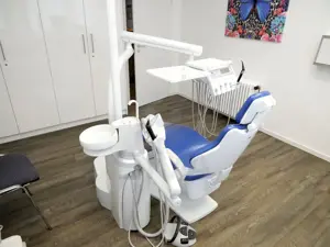 KaVo Estetica E50 Life TM Dental-Behandlungseinheit Zahnarztstuhl Bild 8