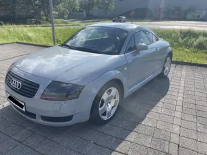Audi TT Coupe 1,8 T quattro Bild 2