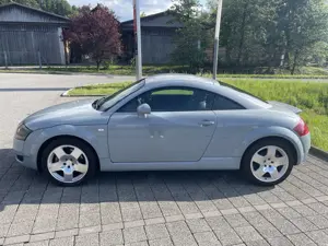 Audi TT Coupe 1,8 T quattro Bild 5