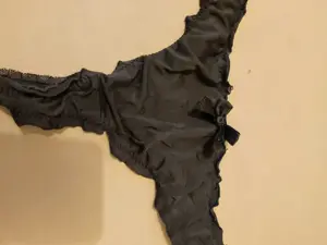 Verkaufe getragene Tangas   Bild 2