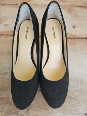 Schuhe in schwarz Bild 2
