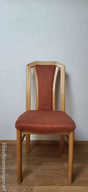 gepolsterter Holzstuhl Bild 2
