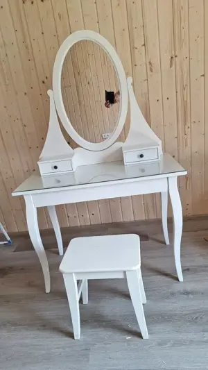 Schmincktisch mit Spiegel