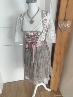 Dirndl von Marjo mit Bluse... Bild 2