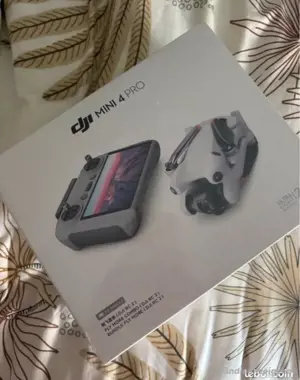 Drohne DJI Mini 4 Pro Fly More Combo