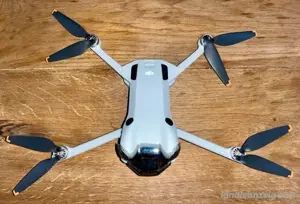 Drohne DJI Mini 4 Pro Fly More Combo Bild 2