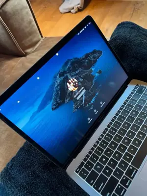 MacBook Pro 13  | 2017 | 500GB SSD | 16GB RAM | i7 | Gebraucht Bild 3