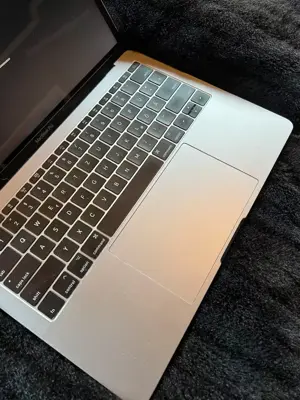 MacBook Pro 13  | 2017 | 500GB SSD | 16GB RAM | i7 | Gebraucht Bild 5