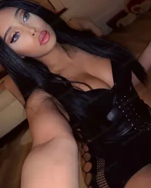 Neneh Herrin Dominant sehr streng Bild 3