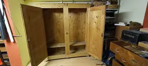 Alter Kleiderschrank  Bild 4