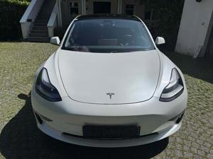 Tesla Model 3 Bild 3