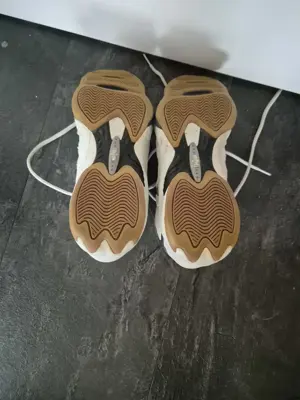 Adidas  Hallen Schuhe  Bild 2