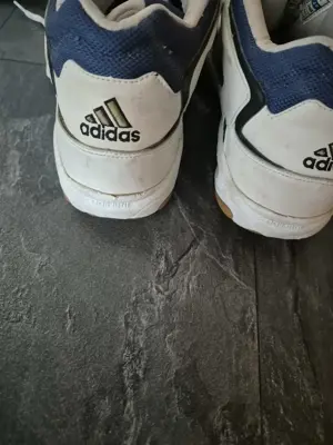 Adidas  Hallen Schuhe  Bild 3