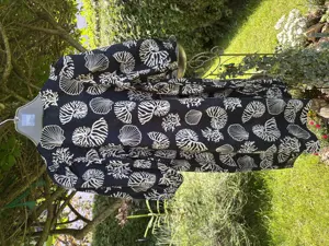 Durchgeknöpftes Kleid mit Puffärmeln Bild 2