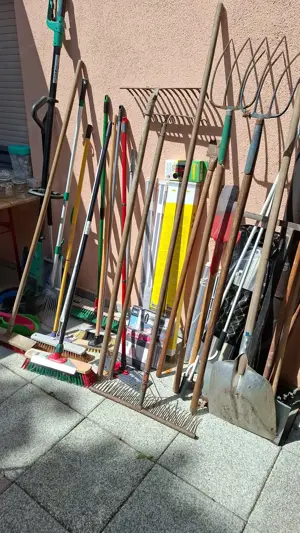 Heute Freitag 13.06.2025 und Morgen 14.06.2025 Flohmarkt und Garagenverkauf in der Schweizerstrasse Bild 10