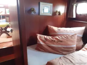 Holänd. Kreuzer Stahlboot Bild 3