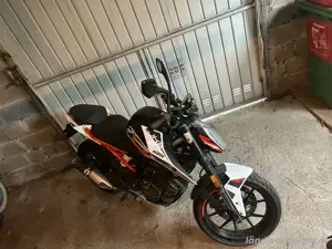 Ktm Duke 125 Bild 3